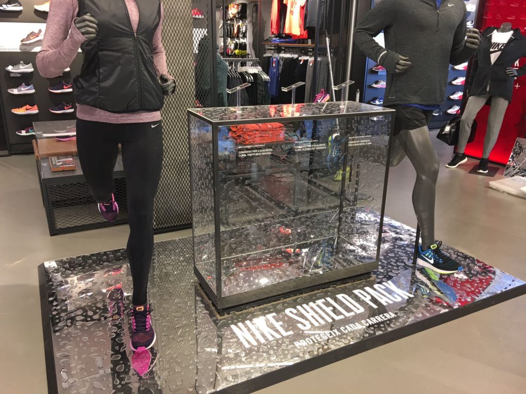 Mobiliario PLV para Nike Store