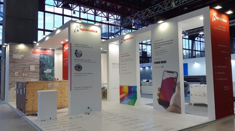 c!print stand Madrid Angle Exhibits