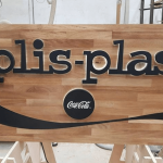 trabajos retail Angle exhibits
